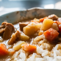 curry sauce with beef and rice