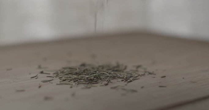 caduta di spezie e condimenti