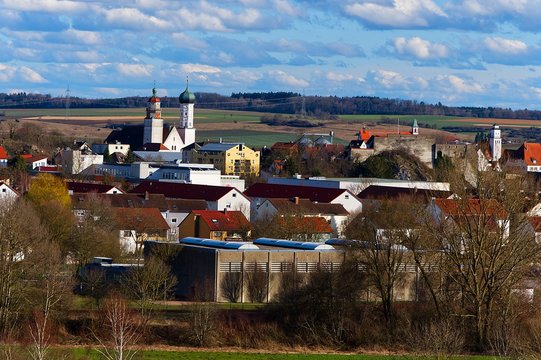 stadt, ortsbild, altstadt, giengen an der brenz, stadtmauer, kirche, turm, rathaus, architektur, bauwerk, fremdenverkehr, anreisen, alt, historisch, geschichte, landschaft, aerial, wacholderheide, wal