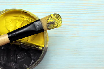 Face mask with a brush of two colors