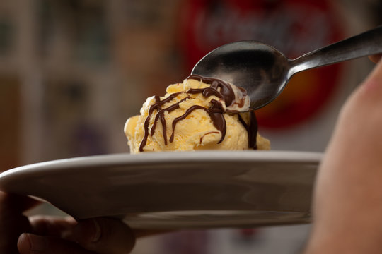 cookie with ice cream