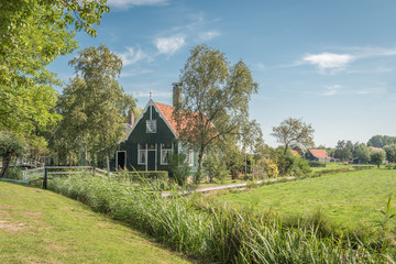Fototapeta na wymiar colorful Dutch wooden house at the Zaanse Schans