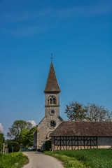 église d'un village français typique