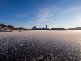 Fototapeta premium frozen lake in the city