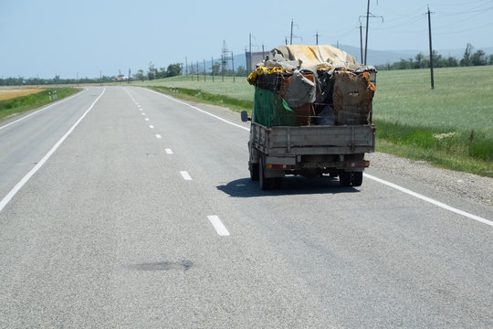 The truck carries all the stuff. Poor mans cigan truck