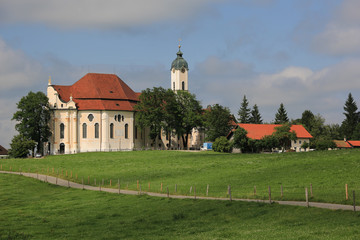 Fototapeta na wymiar Radweg an der Wieskirche