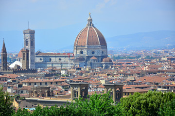 Fototapeta na wymiar Panoramic view over Florence and Basilica di Santa Maria del Fiore from Piazzale Michelangelo