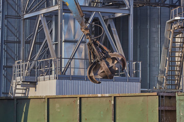 Port terminal of bulk cargo