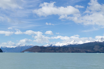 Fototapeta na wymiar Navigation on Argentino lake, Patagonia landscape, Argentina