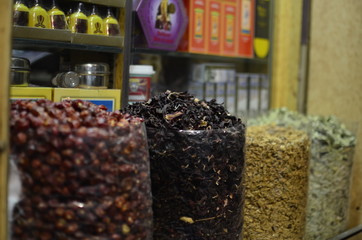 Marketwares - Dried flowers, spices, fruits