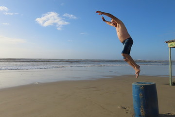 Obraz premium mature man on the beach