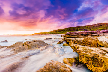 Spectacular moment at the potter point of Kamay Botany Bay National Park