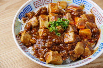麻婆丼