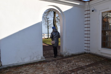 arch in the Park , exit to the embankment