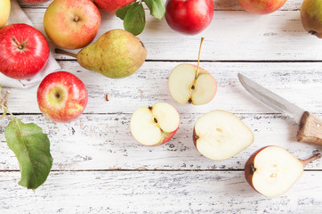 Apfel Äpfel Birne Tisch Brett Freiraum Hintergrund Anschnitt