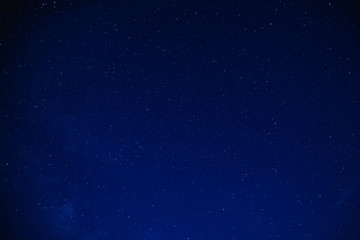 Fototapeta premium Gwiazdy Drogi Mlecznej na ciemnym nocnym niebie.