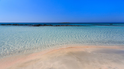 Fototapeta na wymiar spiaggia di Elafonissi a Creta
