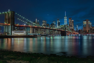 Fototapeta na wymiar brooklyn bridge at night