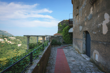 Fototapeta na wymiar Street view of Eze village, a famous tourist town on the French Riviera
