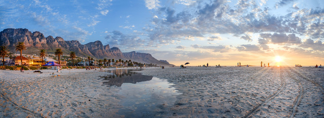 Fototapeta premium Panorama Camps Bay, niedaleko Kapsztadu w RPA