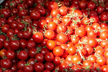 red cherry tomatoes