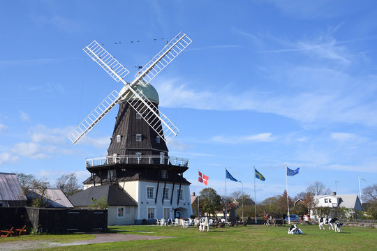 Sandviks Kvarn  eine Holl&auml;nderwindm&uuml;hle in Sandvik  auf &Ouml;land