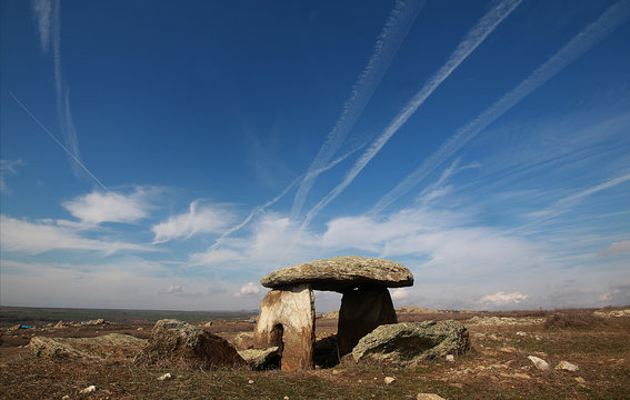  sewn stone dolmen