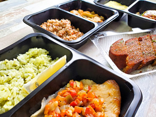 delivery of delicious and healthy food in lunch boxes.