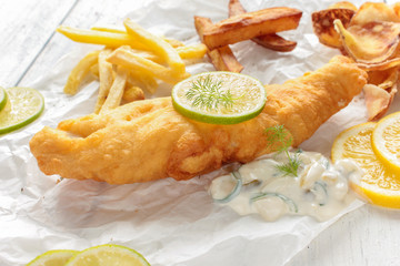 Backfisch Fisch gebacken Fish Chips Pommes hausgemacht 