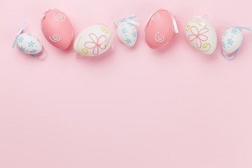 Fototapeta na wymiar Easter greeting card with colorful easter eggs