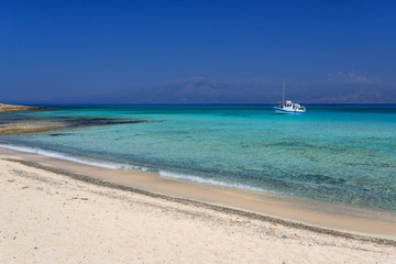 spiaggia sull'isola di Chrissi, a Creta