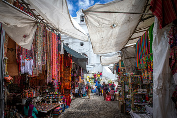 Fototapeta na wymiar scene of Chichicastenango market in Guatemala