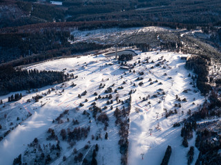 Luftbild vom Ettelsberg Skipiste in Willingen Sauerland