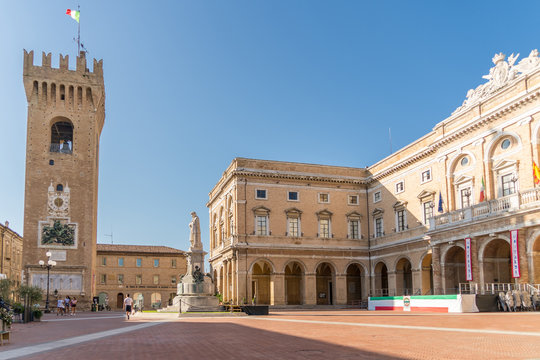 Town Hall in Giacomo Leopardi Square with the monument dedicated to the poet, Recanati Town, Italy