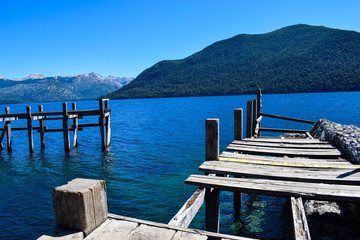 Obraz premium Wooden pier on the lake