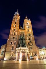 Fototapeta na wymiar St. Mary's Basilica in Krakow (Poland)