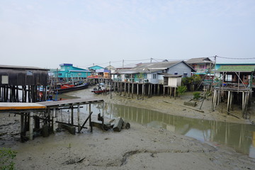 Obraz premium Pulau Ketam is an island at the mouth of the Klang River, the bridge and boat is the way to connect houses.