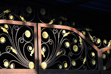 Fototapeta na wymiar バリ島ウブドの門のレリーフ