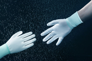 感染予防のマスクと手袋と消毒