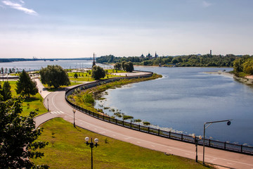 The bend of the river and the beautiful promenade under the sky