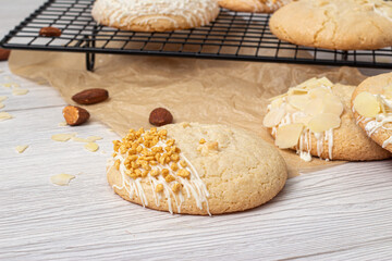 Cookies made from almonds and coconut