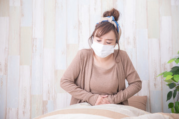 ルームウェアの女性