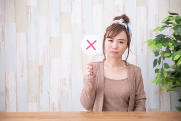 ルームウェアの女性