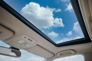 Panoramic glass sun roof in the car