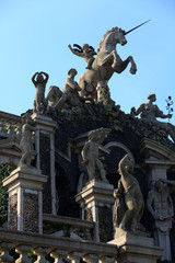 Obraz premium Stresa ( Verbano-Cusio-Ossola ), Italy - June 15, 2017: Statues in the Isola Bella garden, Maggiore lake, Stresa, Piedmont, Italy