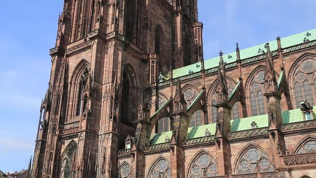 La cath&eacute;drale de style gothique Notre-Dame de Strasbourg en Alsace.