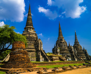 Fototapeta premium Amazing shot of three stupas at Ayutthaya Historical Park, Thailand - Wat Phra Si Sanphet 