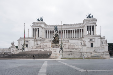 Fototapeta premium Altare della Patria a Roma senza persone