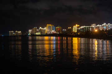 Obraz premium Night City Reflection