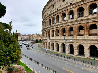 Fototapeta na wymiar View of the Colosseum without tourists due to the quarantine